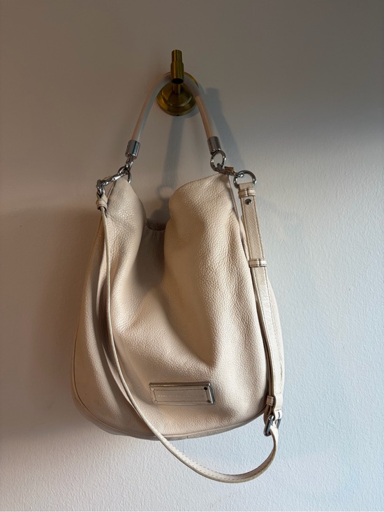 Marc By Marc Jacobs Handbags - Marc Jacobs Cream Leather Hobo Shoulder Bag - Sleek Everyday Style